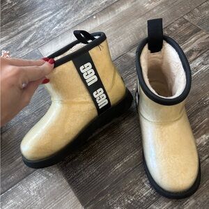 Youth UGG mini boot